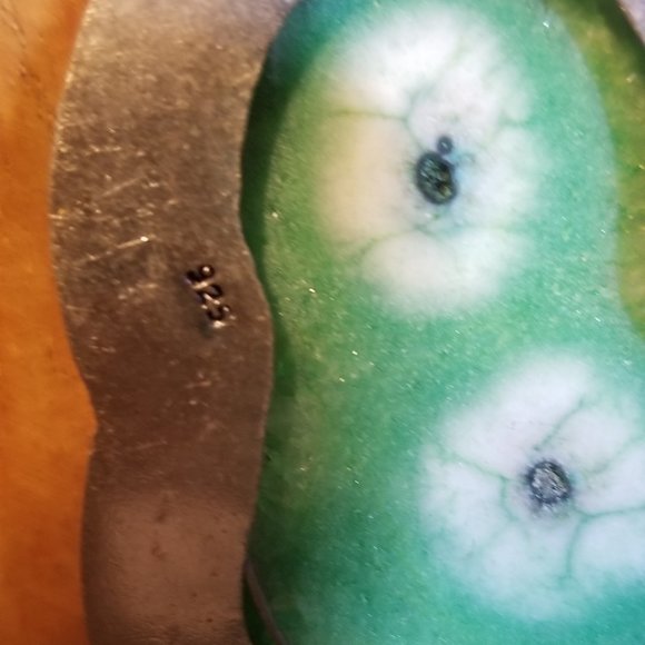 Stunning Green Solar Quartz wrapped in Silver - Picture 6 of 10